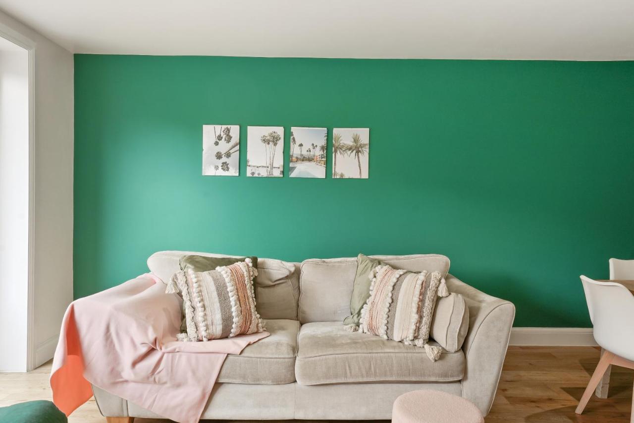 Lovely 4 Bed With Ensuite Free Wifi Off Street Parking In Sutton Morden  ภายนอก รูปภาพ
